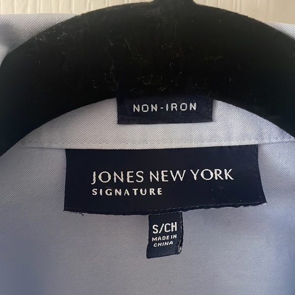 Jones New York signature non-iron button up shirt - Picture 2 of 4